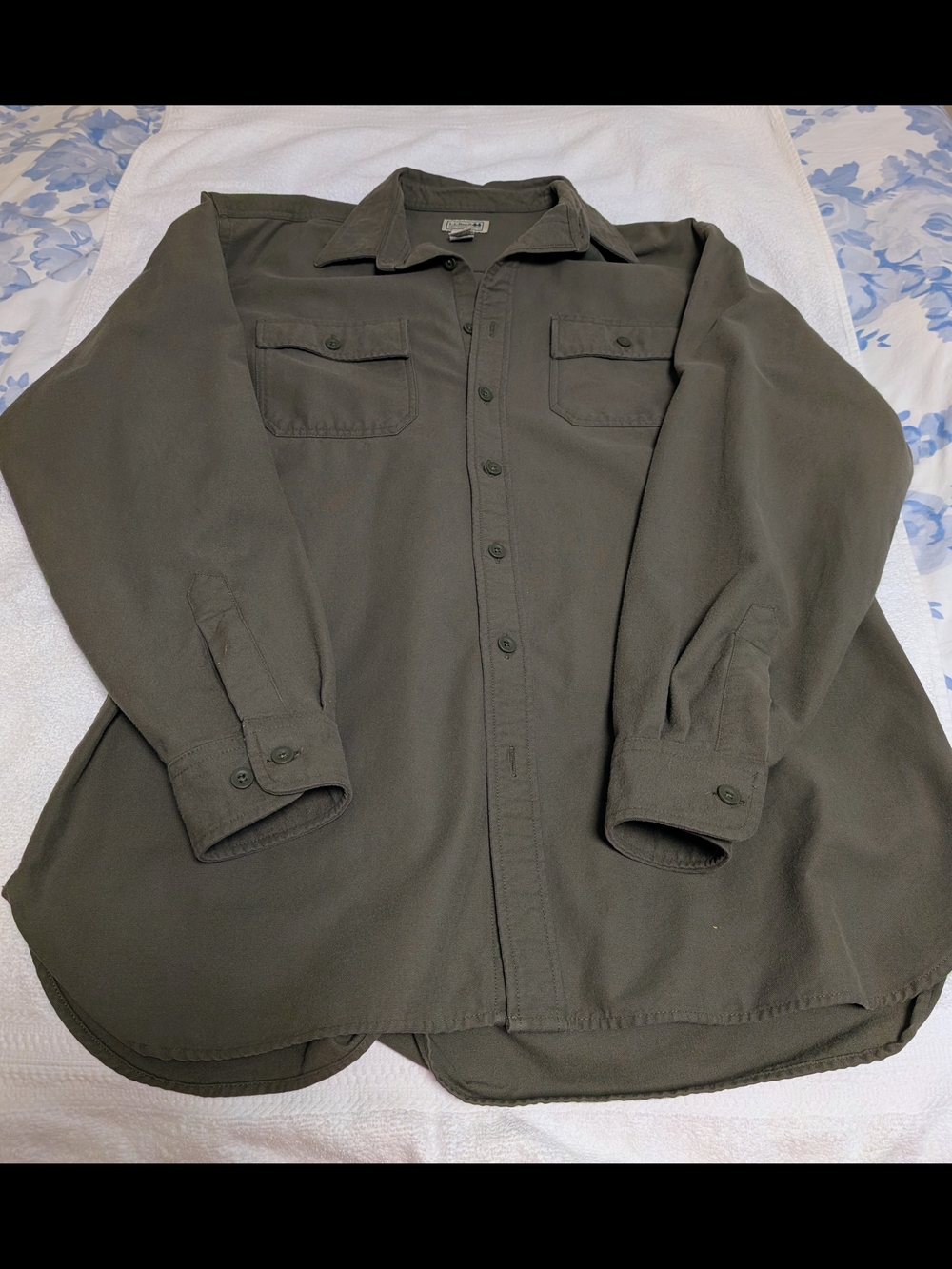 L.L. BeanMen's XL Tall Olive Utility Shirt Jacket with Chest Pockets